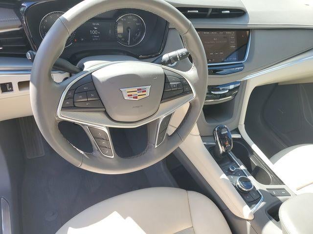 2023 Cadillac XT5 FWD Premium Luxury