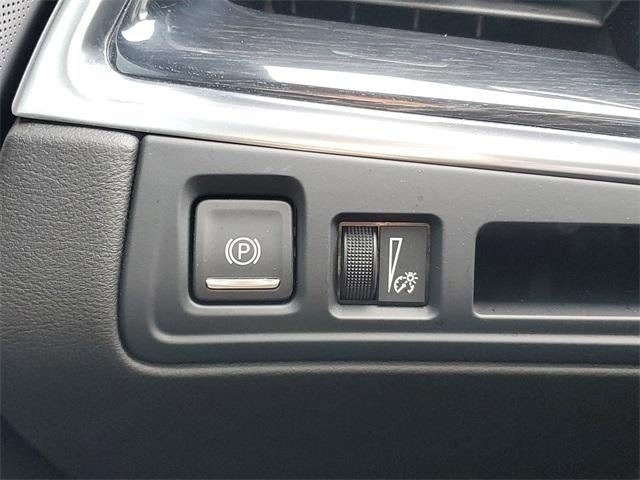 2023 Cadillac XT5 FWD Premium Luxury