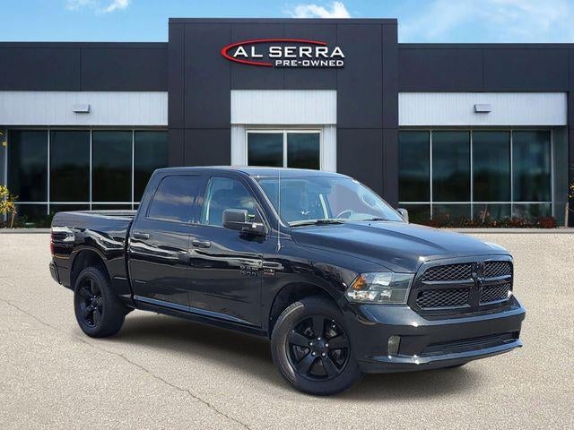 2019 RAM 1500 Classic Express Crew Cab 4x4 5'7's photo