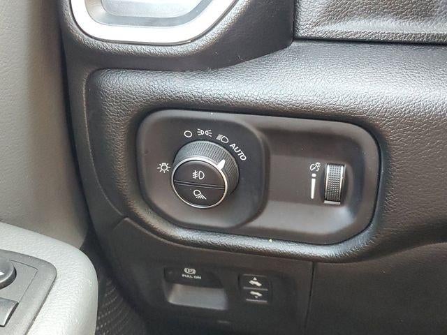 2023 RAM 1500 Big Horn Crew Cab 4x4 5'7" Box