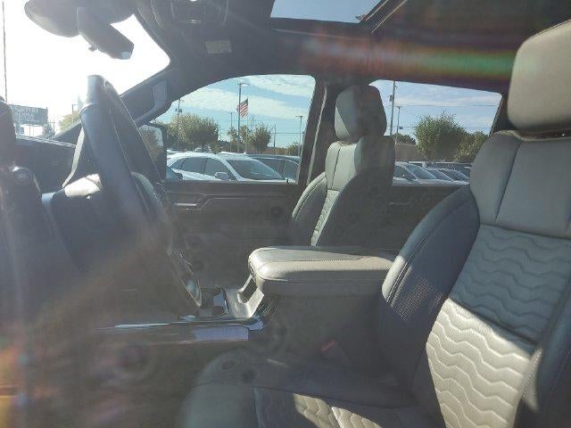 2025 Chevrolet Silverado 2500HD ZR2 - Photo 16