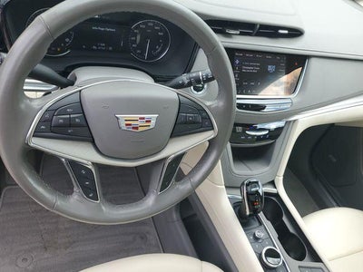 2022 Cadillac XT5 AWD Premium Luxury