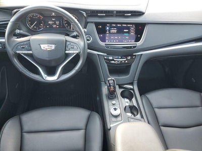 2025 Cadillac XT6 Luxury