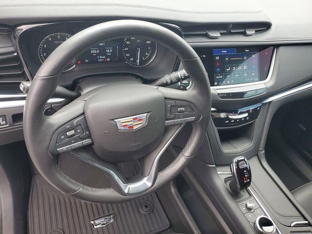 2025 Cadillac XT6 Luxury