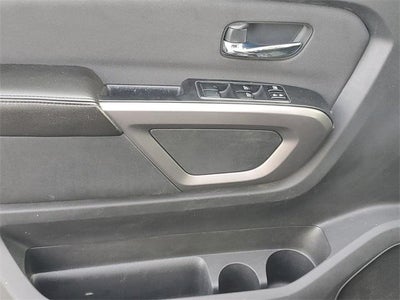 2015 Nissan Titan SV