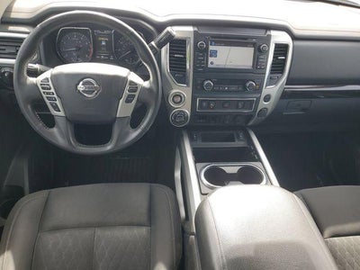 2017 Nissan TITAN SV