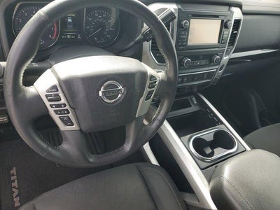 2017 Nissan TITAN SV