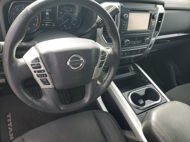 2017 Nissan TITAN SV