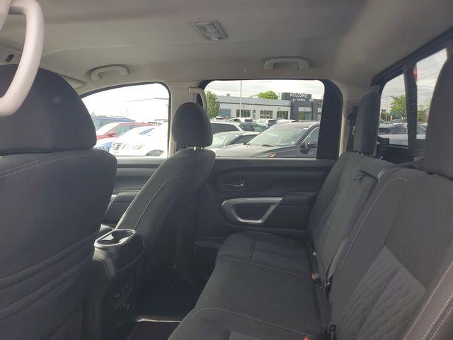 2017 Nissan TITAN SV