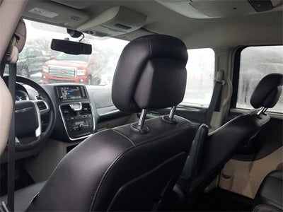 2016 Chrysler Town & Country Touring-L