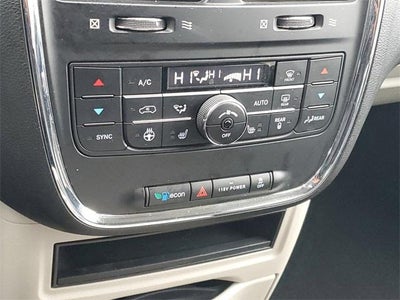 2016 Chrysler Town & Country Touring-L