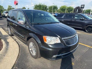 2016 Chrysler Town &amp; Country Touring-L Anniversary Edition