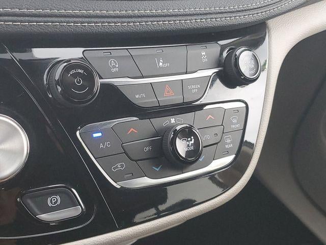 2022 Chrysler Pacifica Touring L AWD