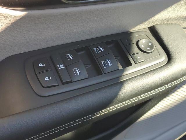 2024 Chrysler Pacifica Touring L - Photo 17