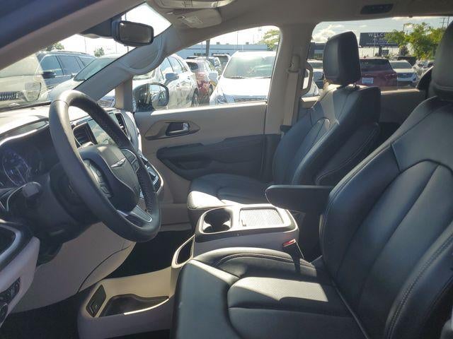 2024 Chrysler Pacifica Touring L - Photo 18