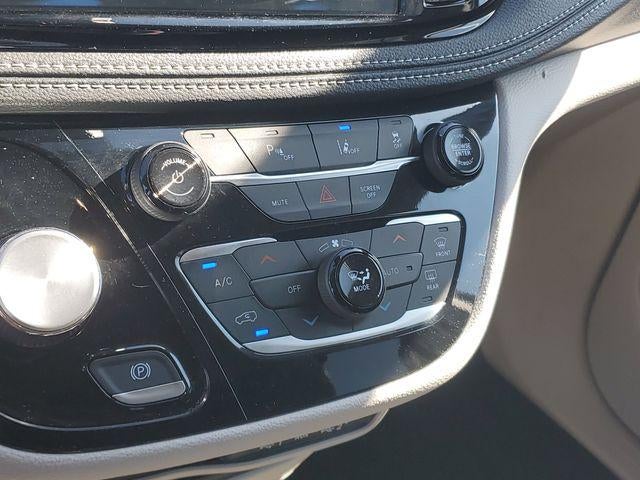 2024 Chrysler Pacifica Touring L - Photo 29