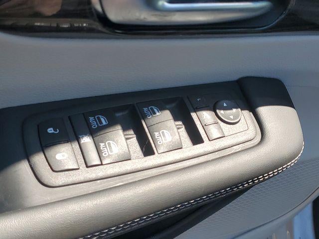 2024 Chrysler Pacifica Limited AWD