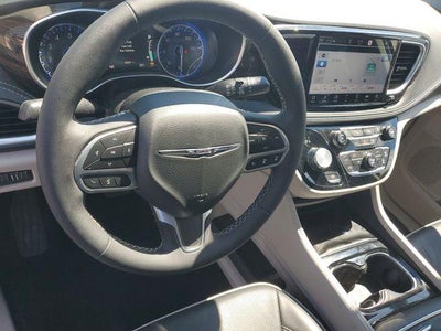 2024 Chrysler Pacifica Limited AWD