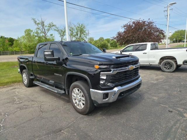 2024 Chevrolet Silverado HD LT 4WD Crew Cab Standard Box's photo