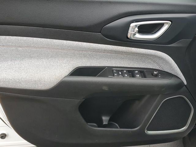 2022 Jeep Compass Latitude Lux - Photo 15