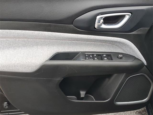 2023 Jeep Compass Latitude Lux FWD