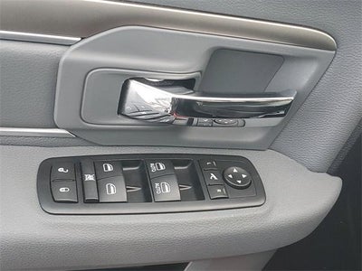 2017 RAM 1500 Big Horn Crew Cab 4x4 5'7" Box