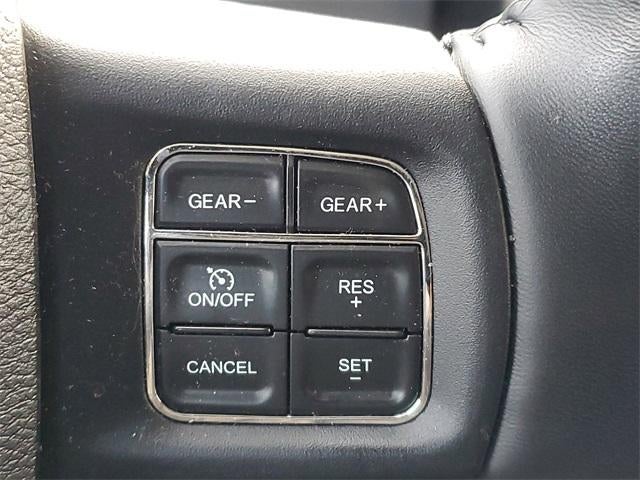 2017 RAM 1500 Big Horn Crew Cab 4x4 5'7" Box