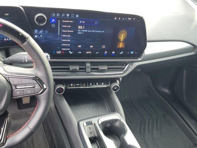 2024 Chevrolet Equinox EV RS - Photo 14
