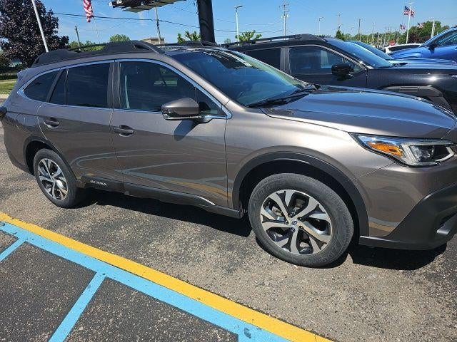 2022 Subaru Outback Limited's photo