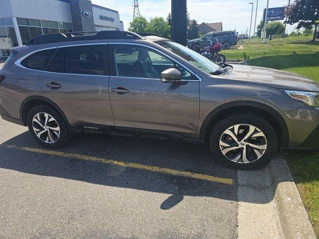 2022 Subaru Outback Limited's photo
