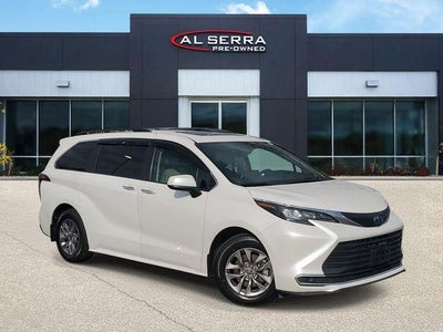 2024 Toyota Sienna LE