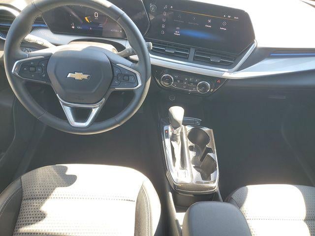 2025 Chevrolet Trax LT - Photo 11