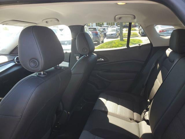 2025 Chevrolet Trax LT - Photo 8