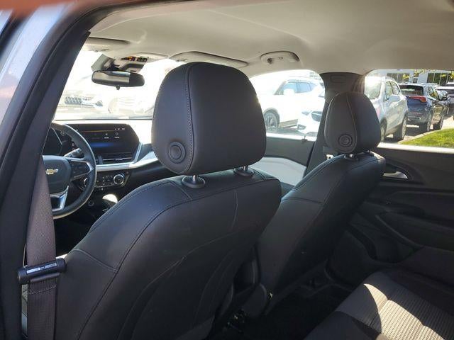 2025 Chevrolet Trax LT - Photo 9